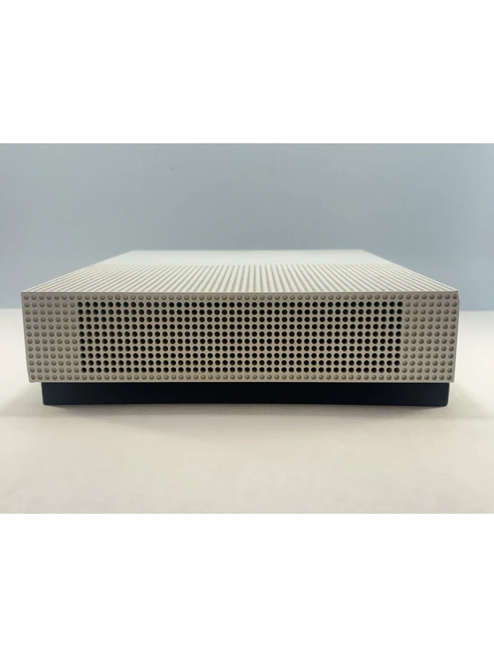 Microsoft Xbox One S Console Model 1681 FOR PARTS Turns Off After Turning On